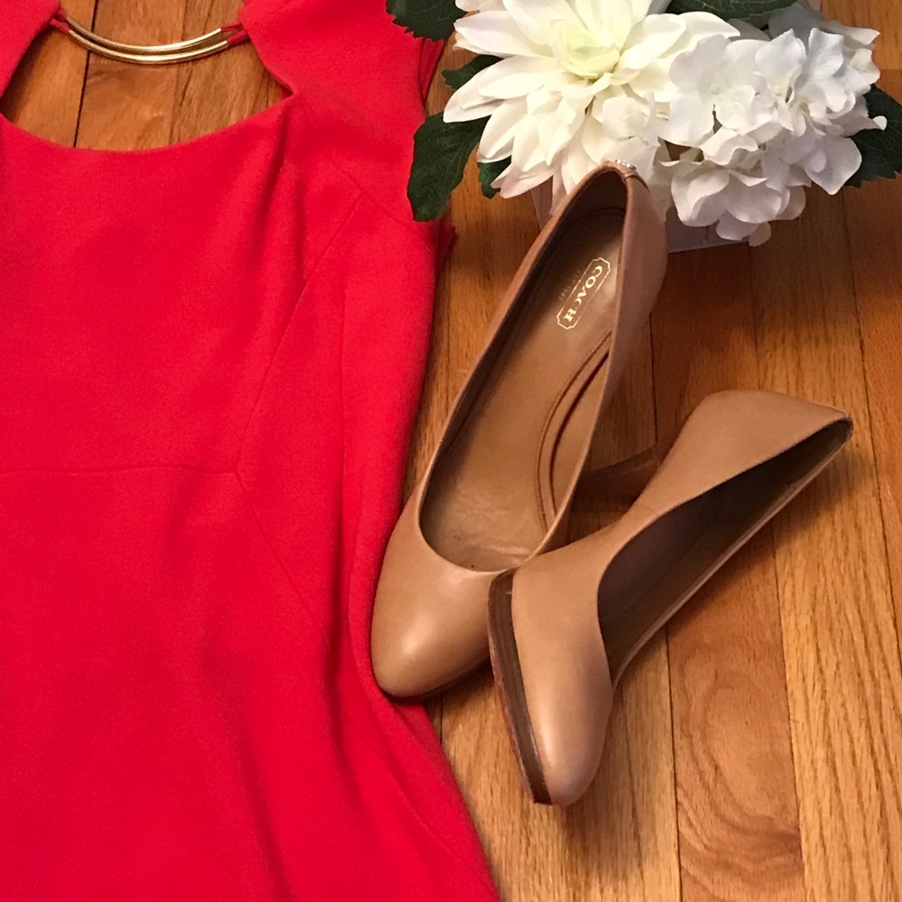 ❤️COACH: Classic Nude Pumps - Picture 2 of 15